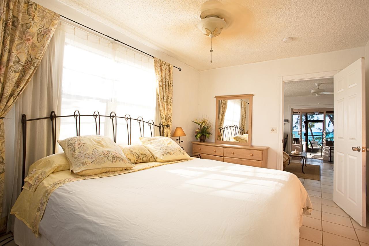 Hollywood Beach Suites Turks And Caicos Whitby Bilik gambar