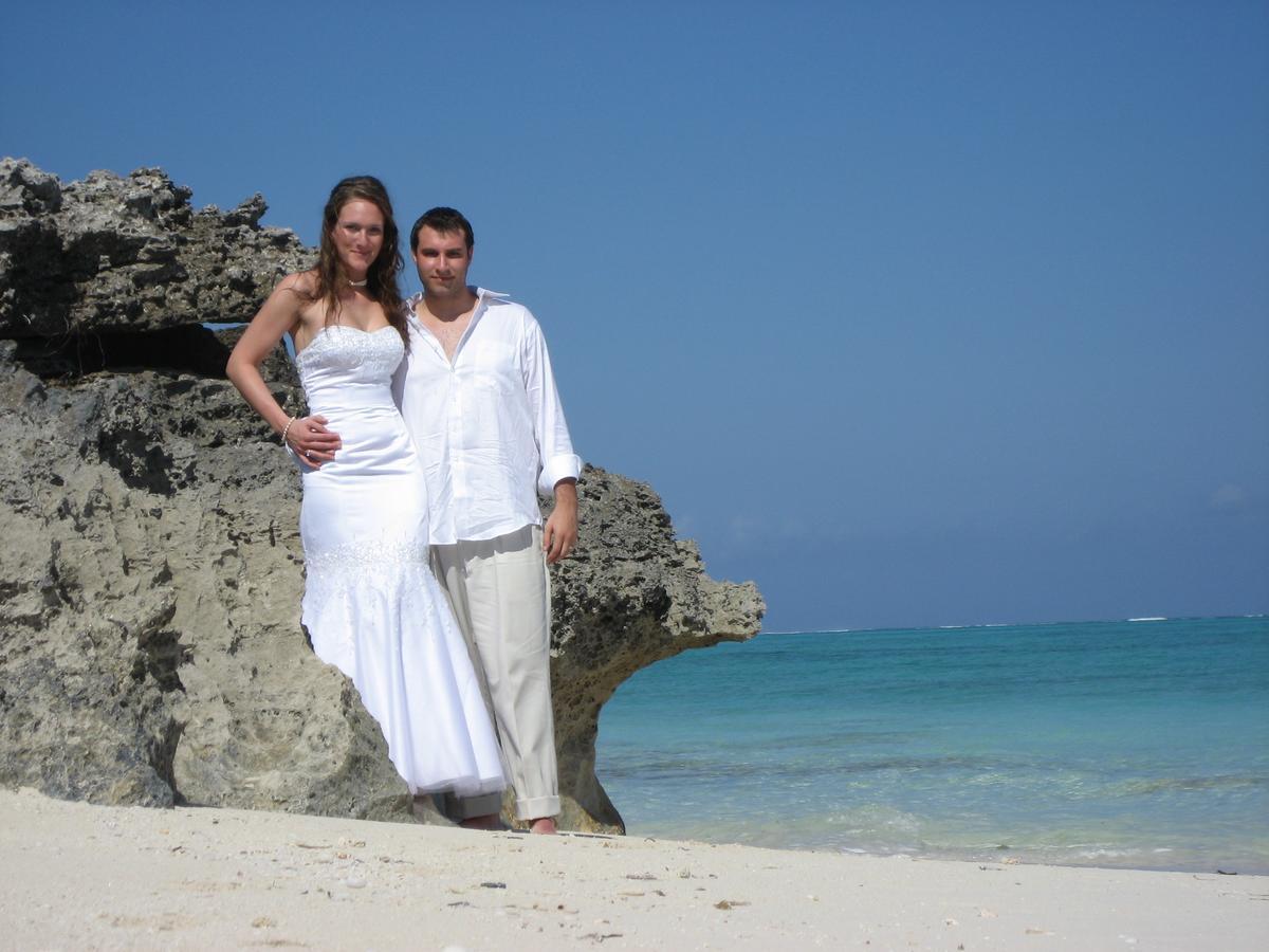Hollywood Beach Suites Turks And Caicos Whitby Luaran gambar